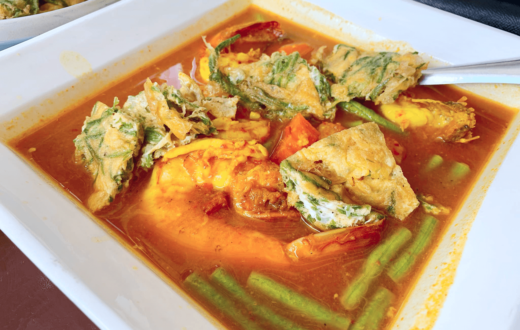 แกงส้มกุ้ง + ไข่ชะอมทอด